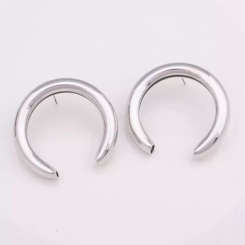 ‼️Silver semicircle trendy earrings ‼️